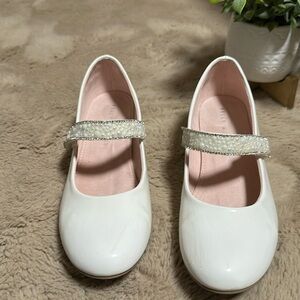 Kelly & Katie Lil Eva Heeled, light Beige Girls Shoes with Perls Size 6